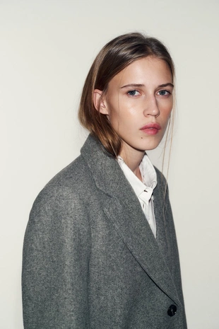 Мягкое пальто с подплечниками