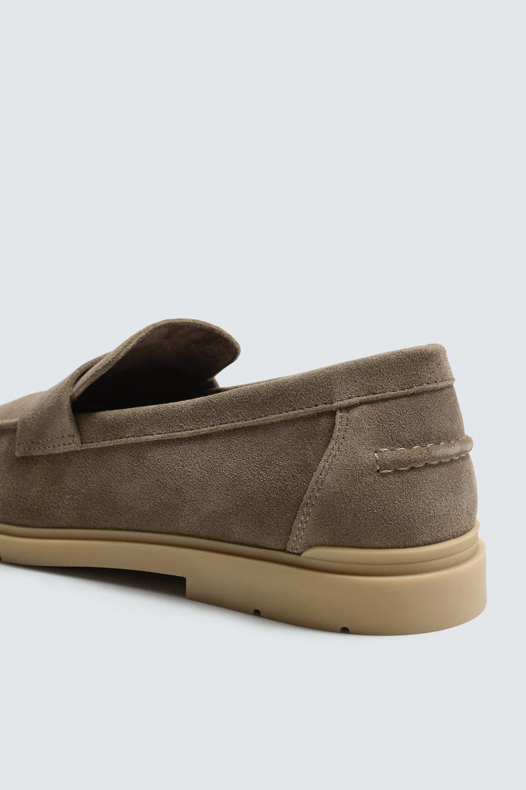 КОЖАНЫЕ ЛОФЕРЫ В ПОВСЕДНЕВНОМ СТИЛЕ