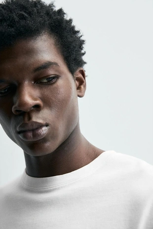 Футболка с длинными рукавами классического кроя- Заказать в России