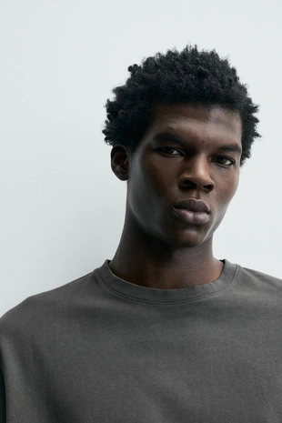 Футболка с длинными рукавами классического кроя- Заказать в России