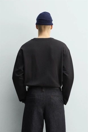 Футболка с контрастной двойной отделкой- Заказать в России