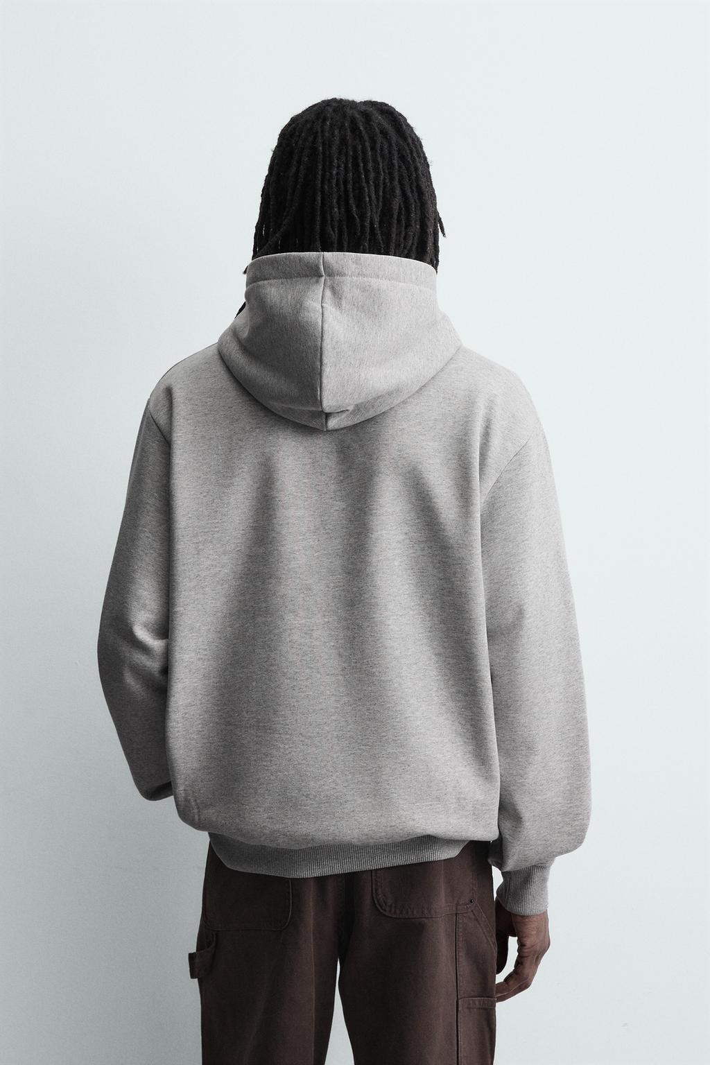 ХУДИ С КАПЮШОНОМ ИЗ СТРУКТУРНОГО МАТЕРИАЛА