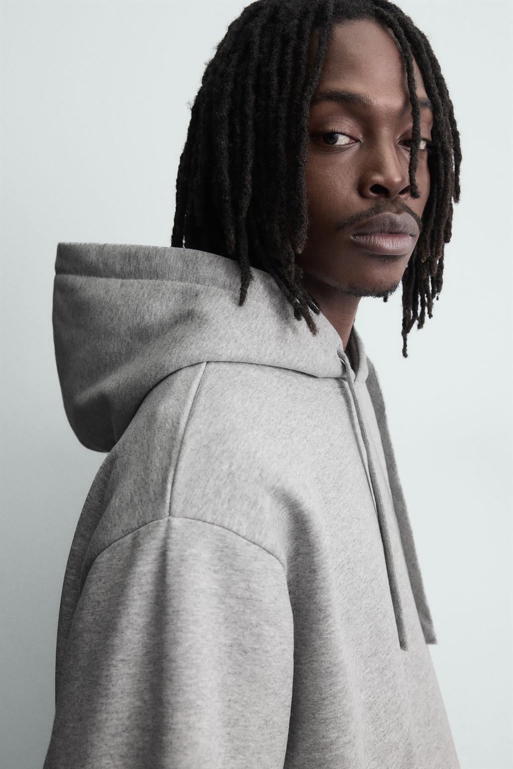 ХУДИ С КАПЮШОНОМ ИЗ СТРУКТУРНОГО МАТЕРИАЛА