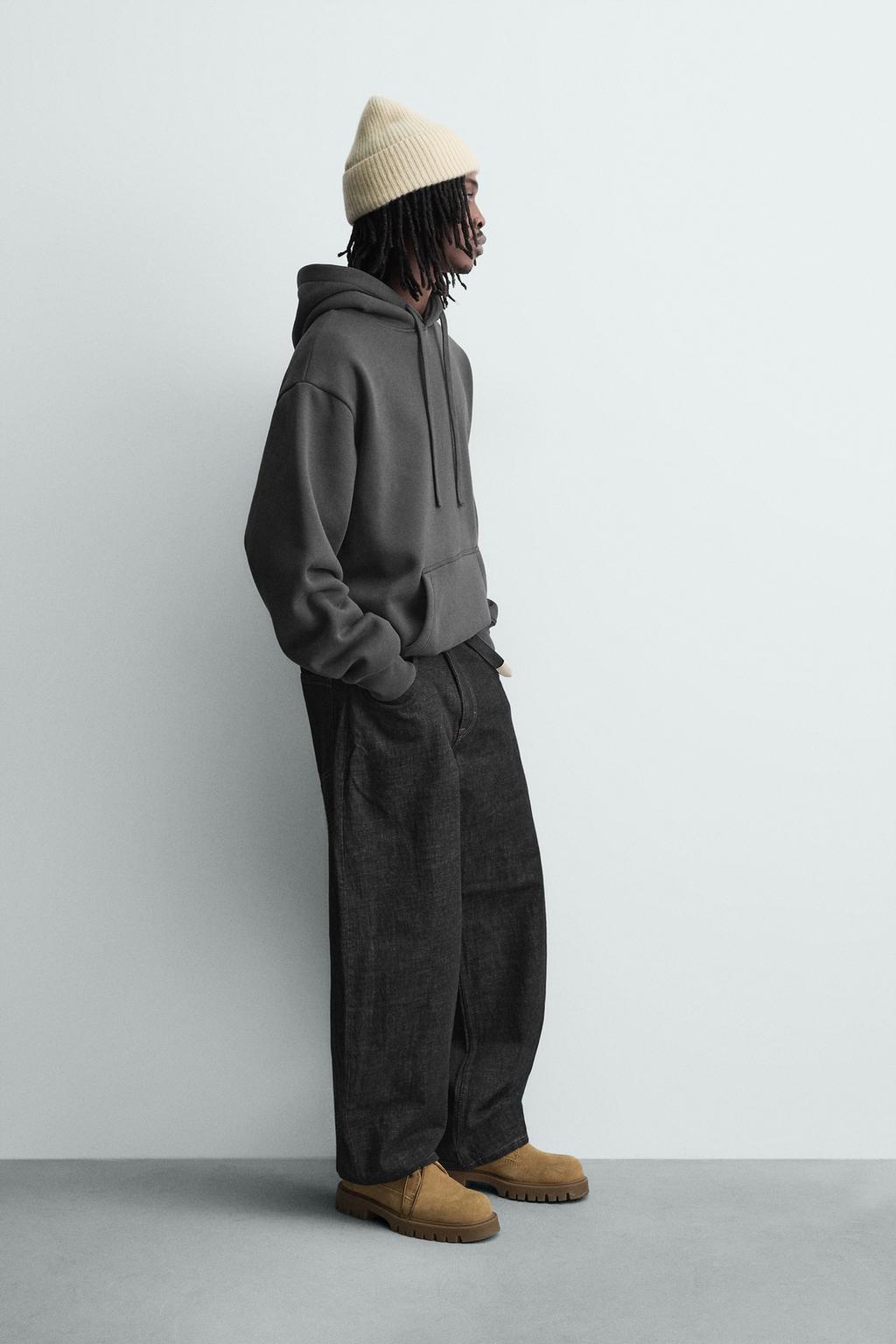 ХУДИ С КАПЮШОНОМ ИЗ СТРУКТУРНОГО МАТЕРИАЛА