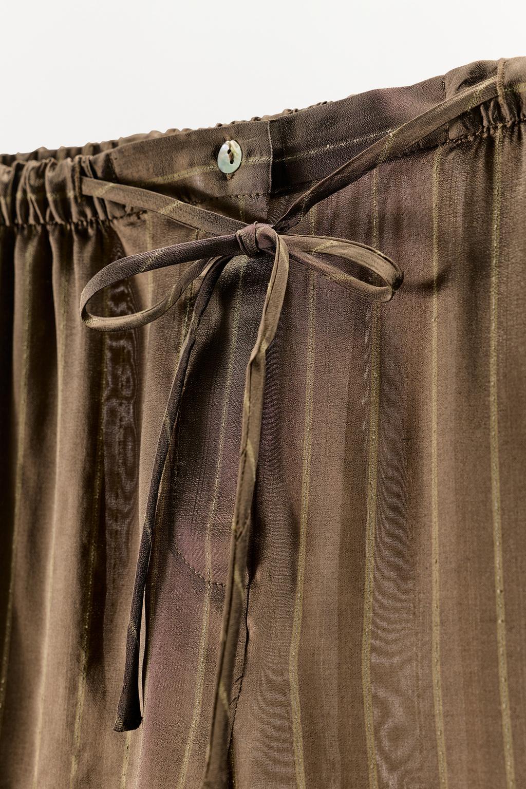 БРЮКИ В ПИЖАМНОМ СТИЛЕ В ПОЛОСКУ