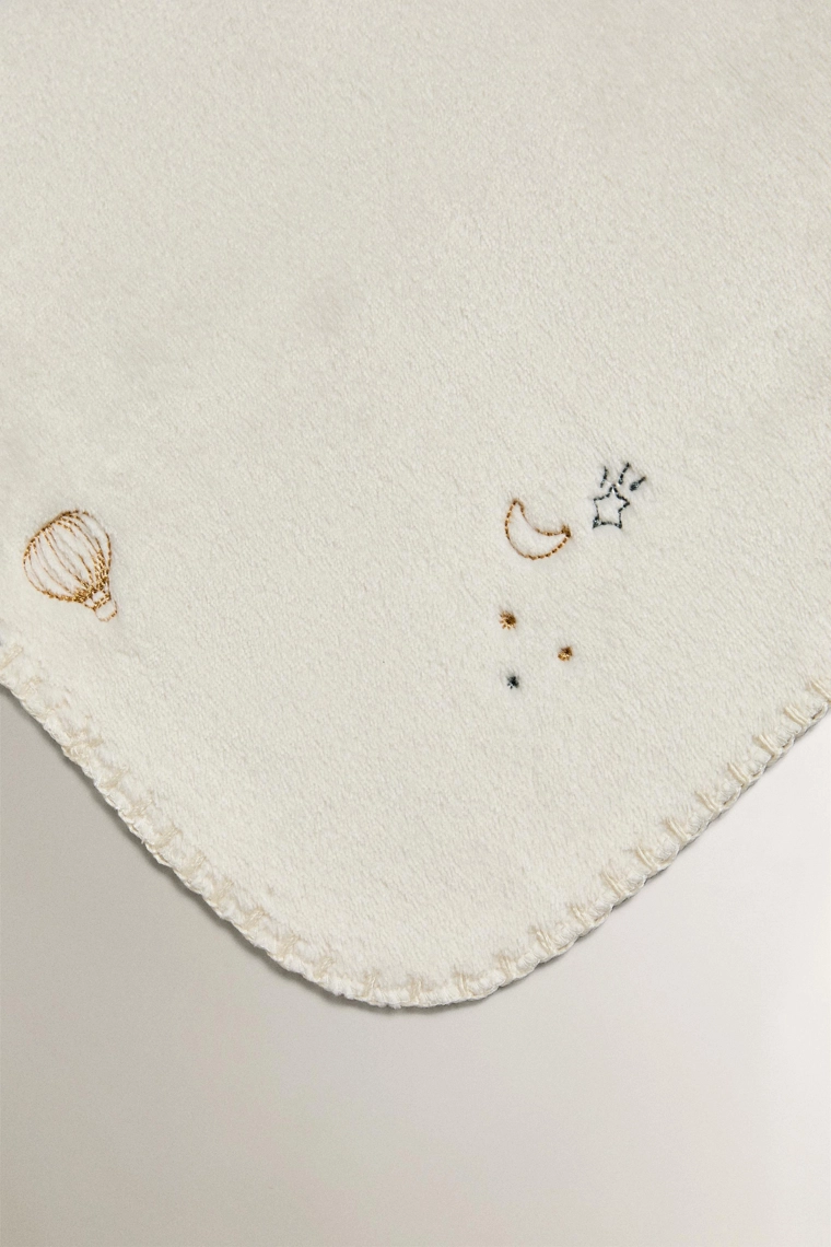 Плед для младенцев из флиса с вышитыми воздушными шарами