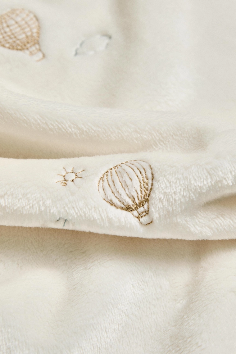 Плед для младенцев из флиса с вышитыми воздушными шарами