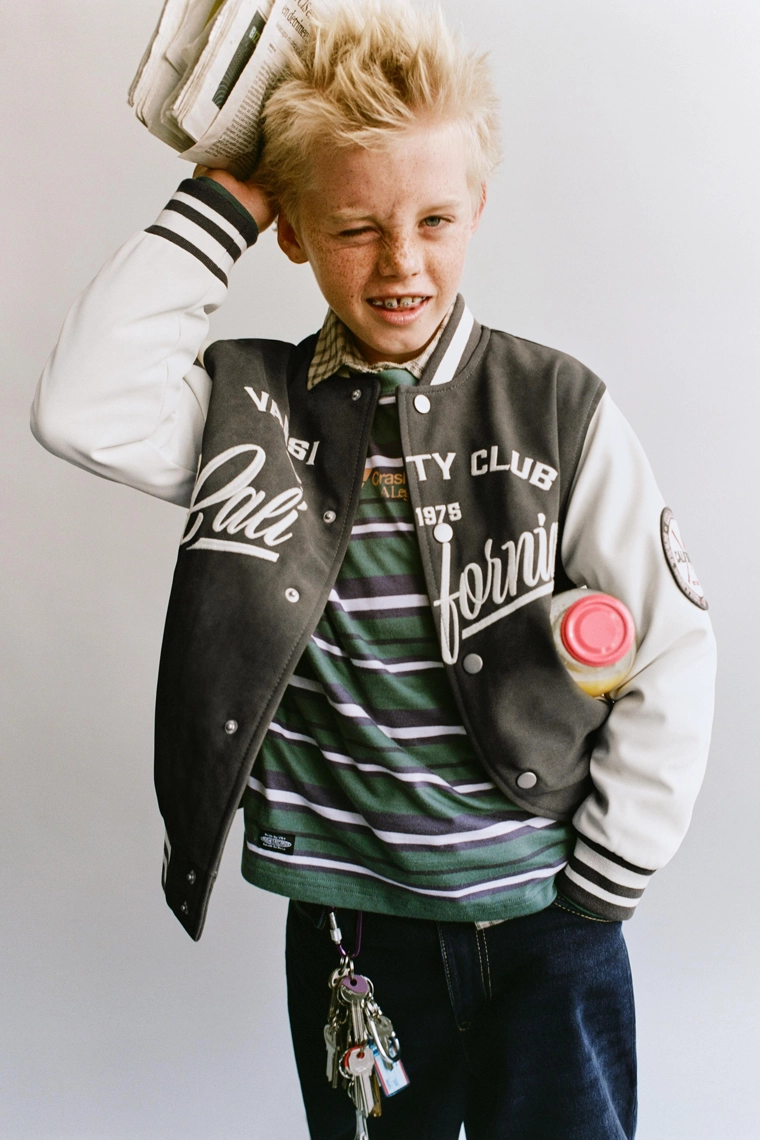 Футболка в полоску с лозунгом