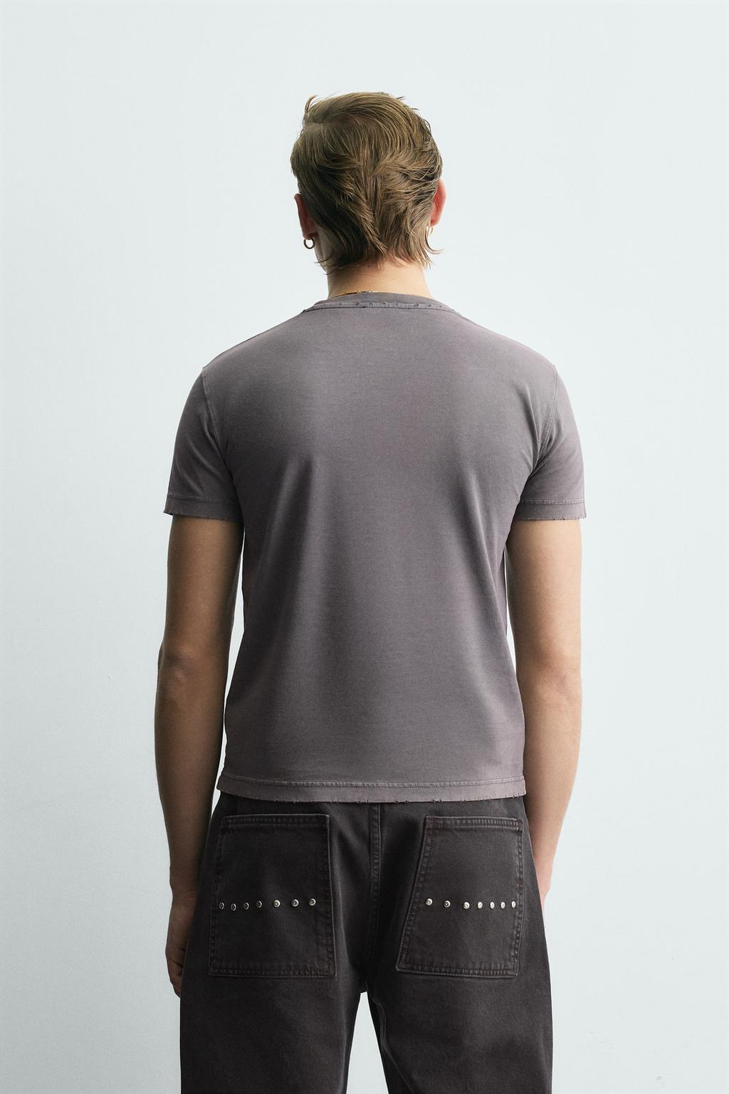 ФУТБОЛКА КРОП С НАДПИСЬЮ И ЭФФЕКТОМ ПОТЕРТОСТИ