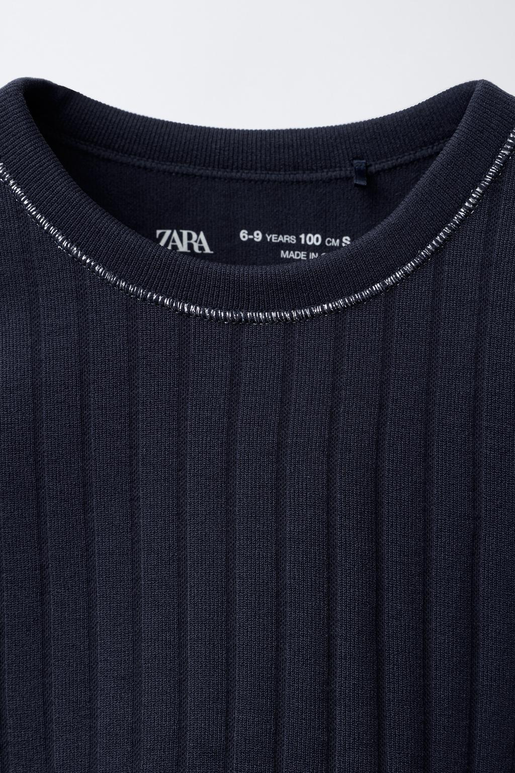 БЕСШОВНАЯ ФУТБОЛКА ДЛЯ СПОРТА С БЛЕСТЯЩЕЙ ОТДЕЛКОЙ