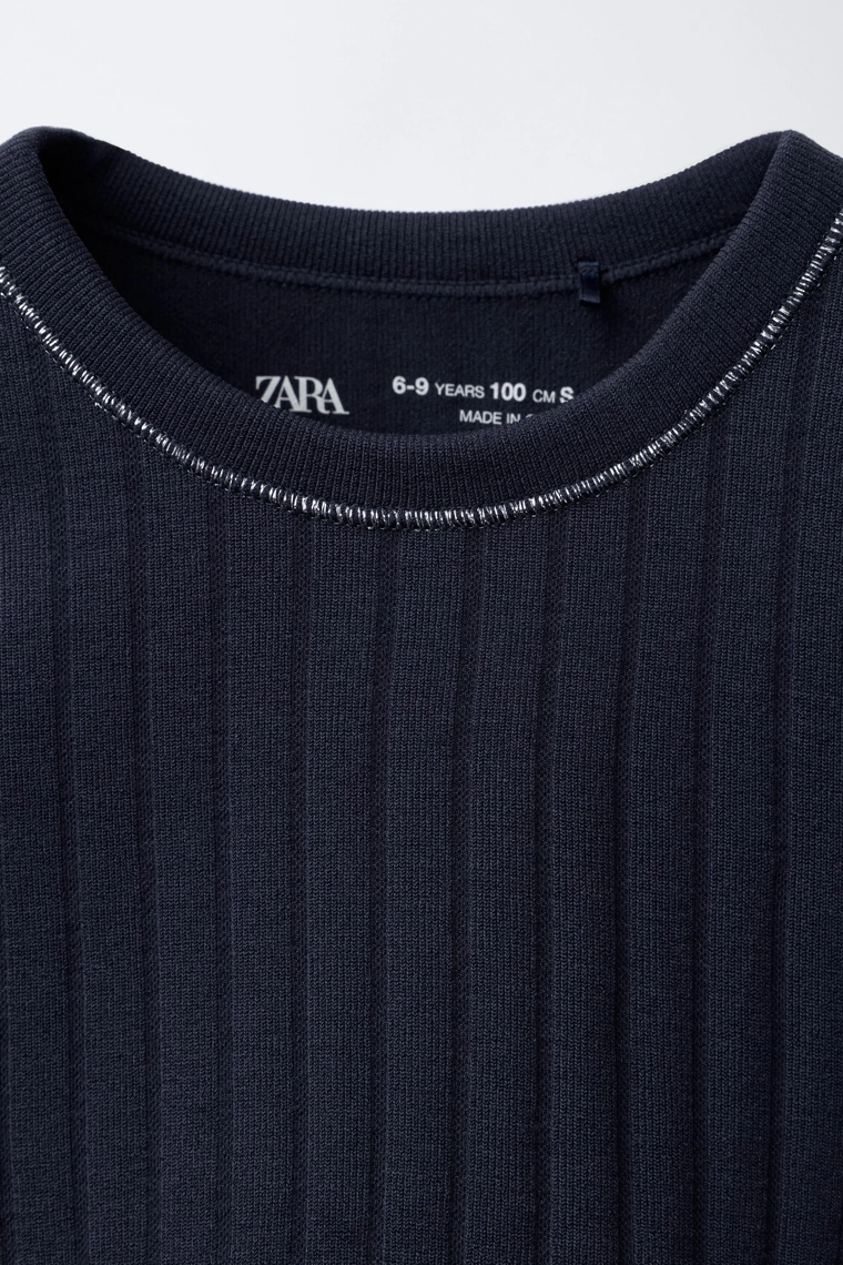 Футболка для тренировок без швов с блестящей окантовкой