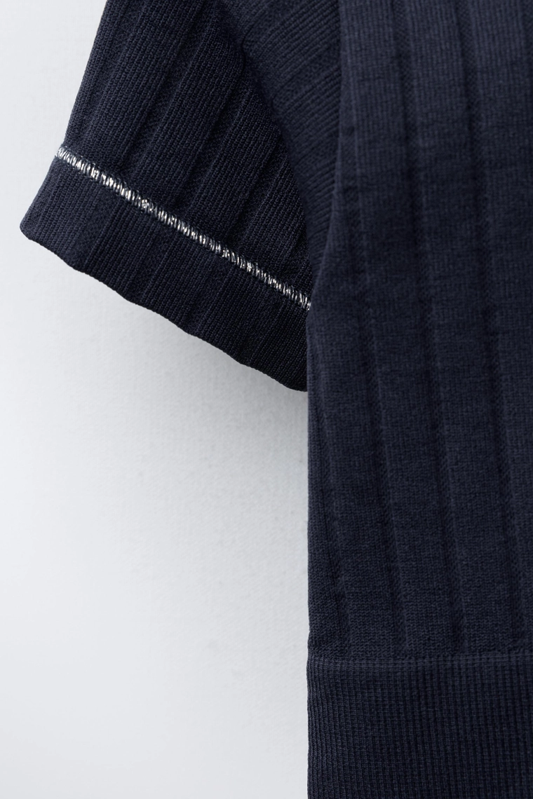 Футболка для тренировок без швов с блестящей окантовкой