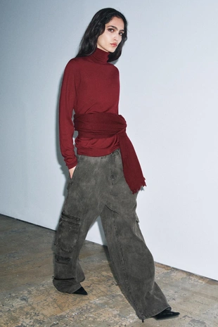 Свитер из шерсти с высоким воротником- Заказать в России