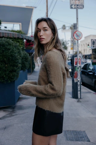 Свитер из ворсистого трикотажа- Заказать в России