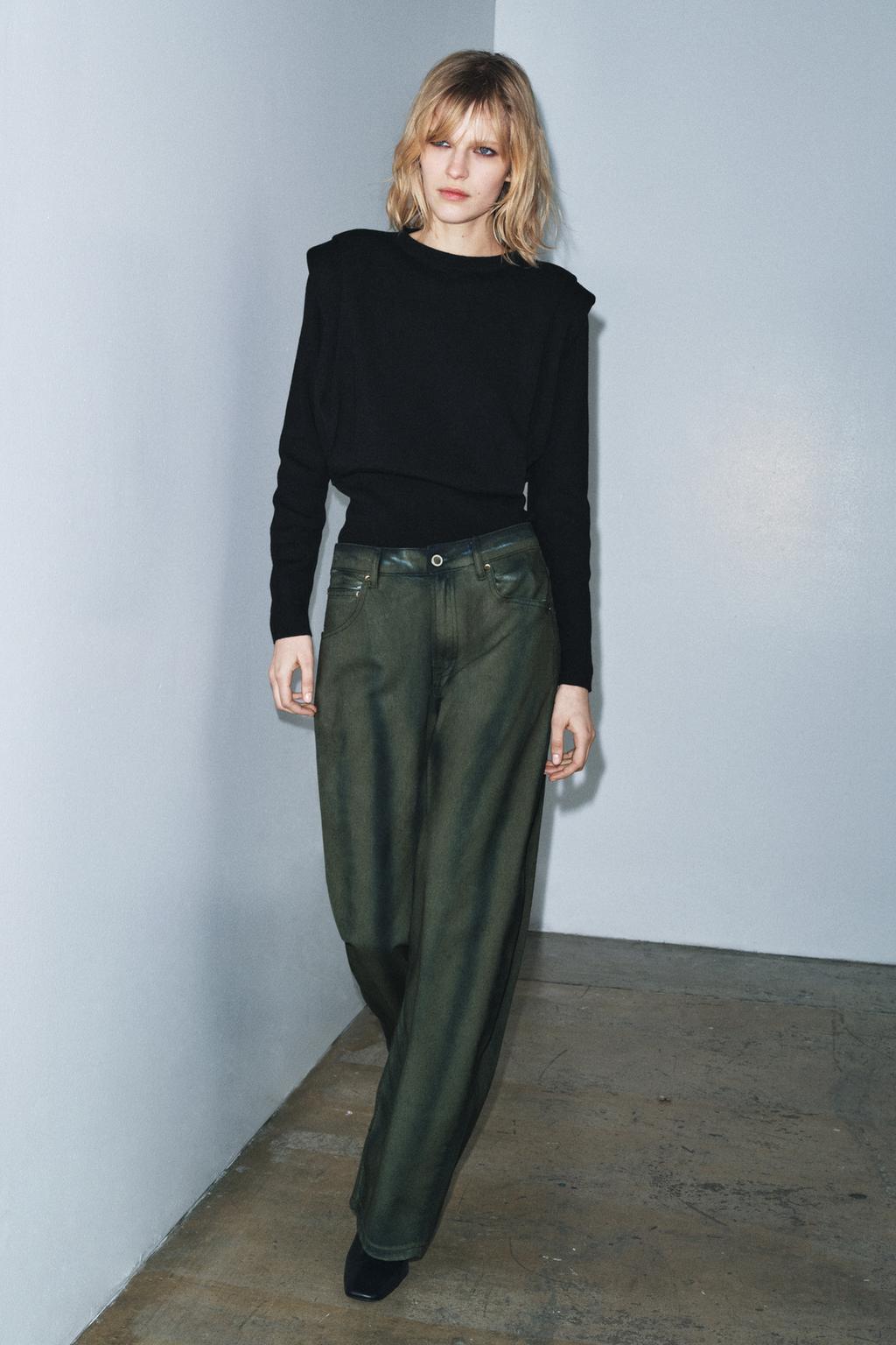 ВЯЗАНЫЙ СВИТЕР С ПОГОНАМИ