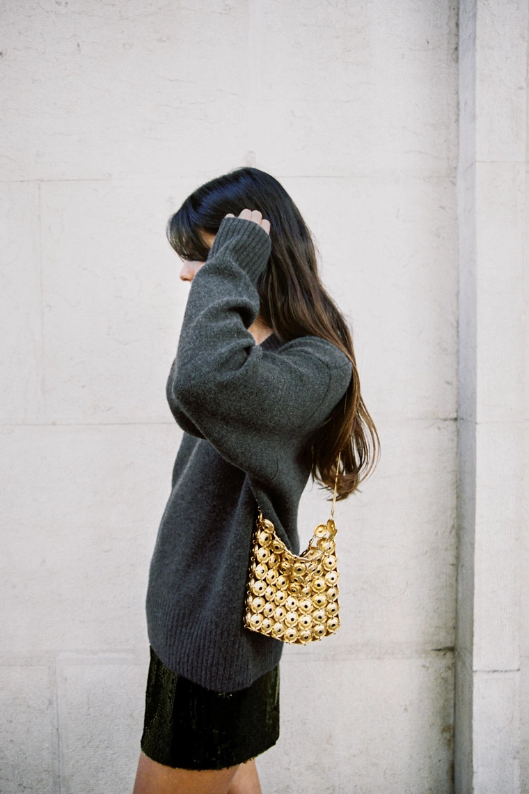 Вязанный свитер с v-образным вырезом