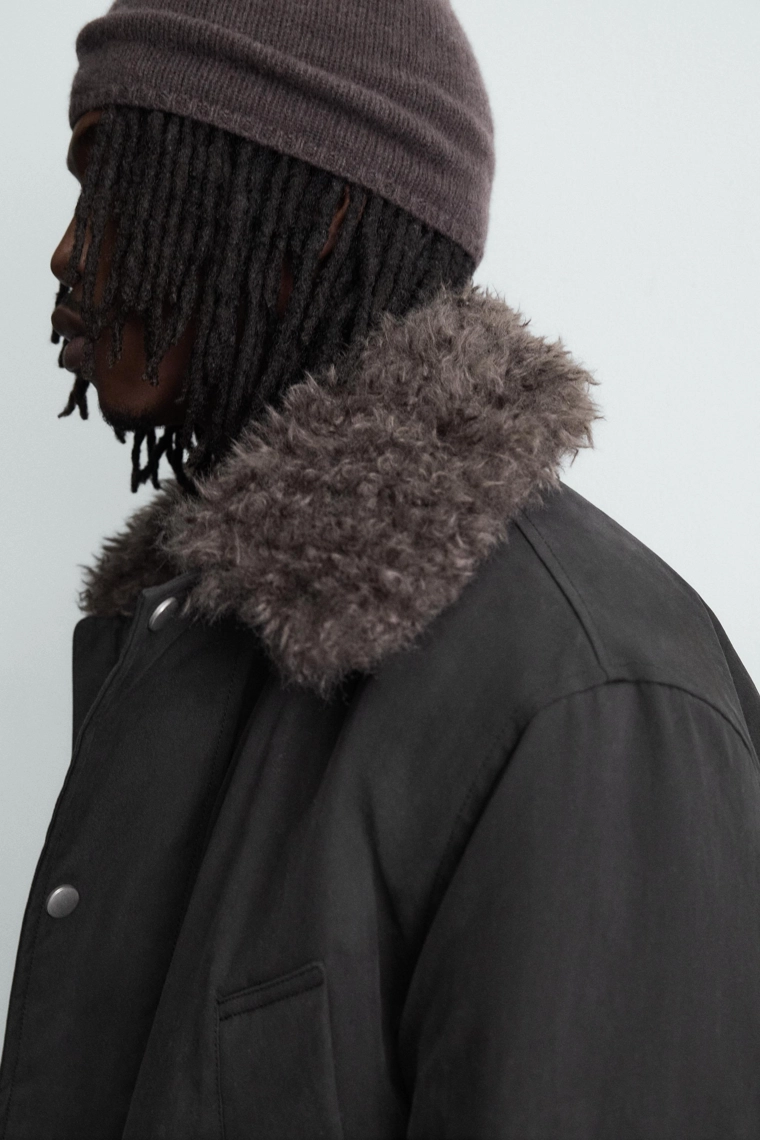 Парка с отстёгивающимся контрастным воротником