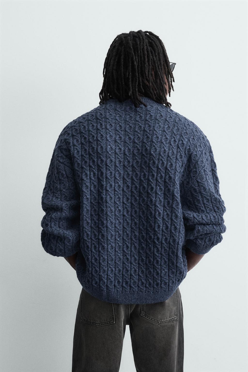 СВИТЕР С УЗОРОМ «КОСЫ»