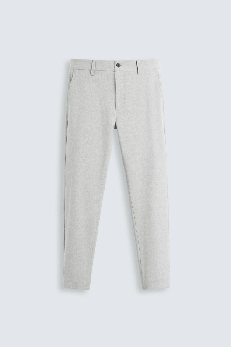 Комфортабельные текстурированные брюки-чино