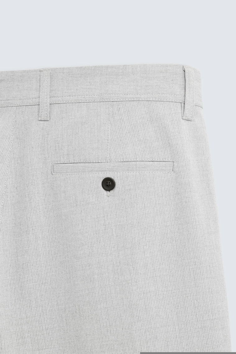 Комфортабельные текстурированные брюки-чино