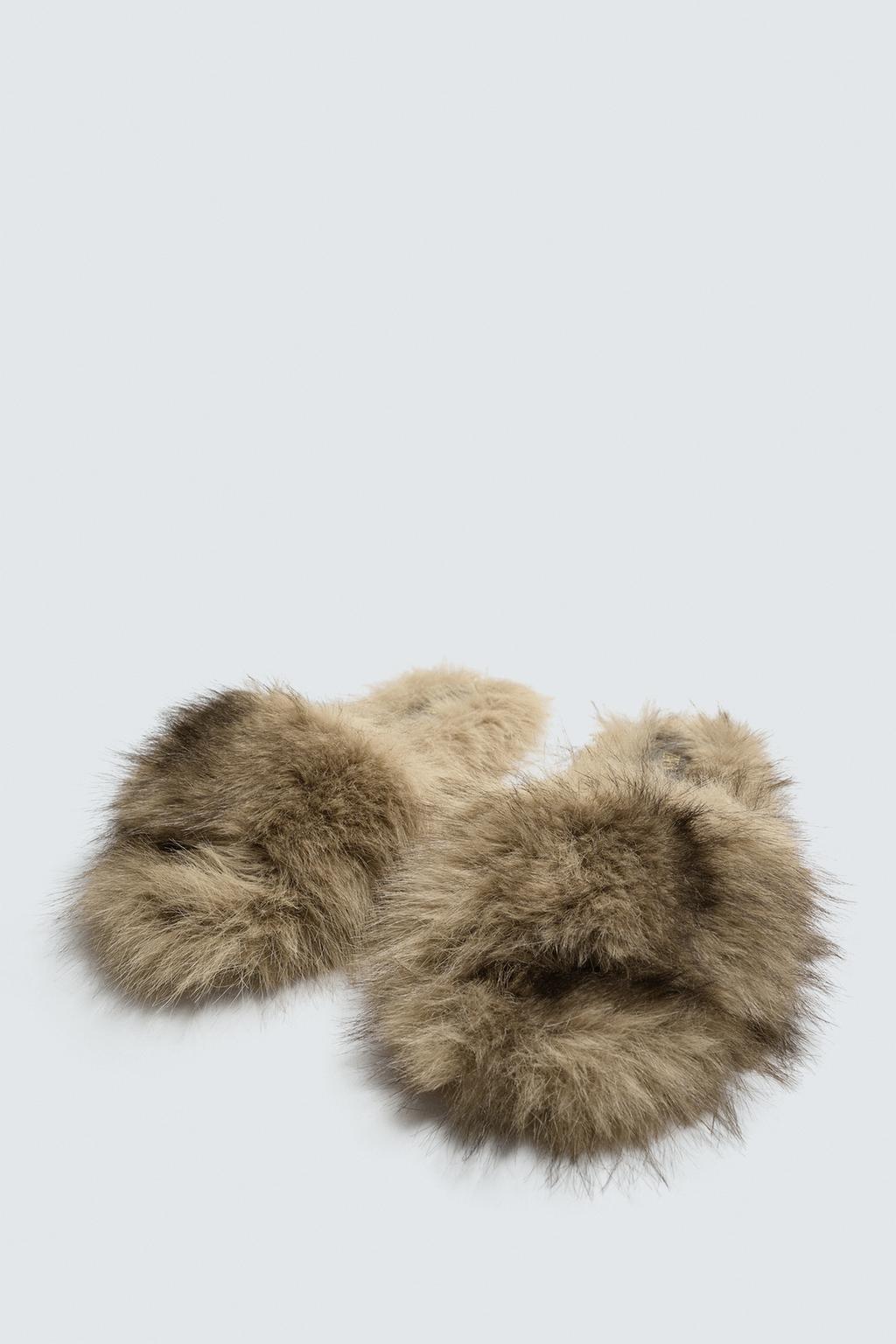 САНДАЛИИ С ЭФФЕКТОМ МЕХА HARRY LAMBERT FOR ZARA X DISNEY