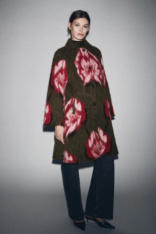 Жаккардовое пальто из ворсовой ткани- Заказать в России