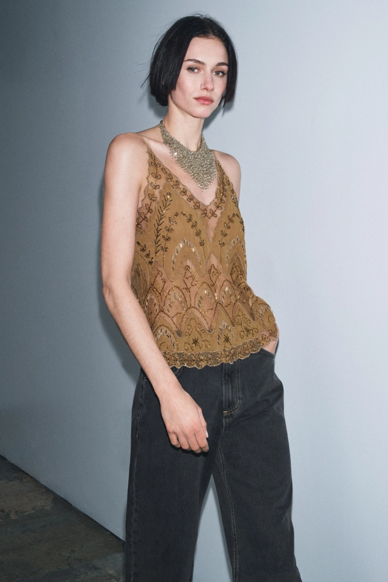 Топ с вышивкой и бисером из коллекции zw 