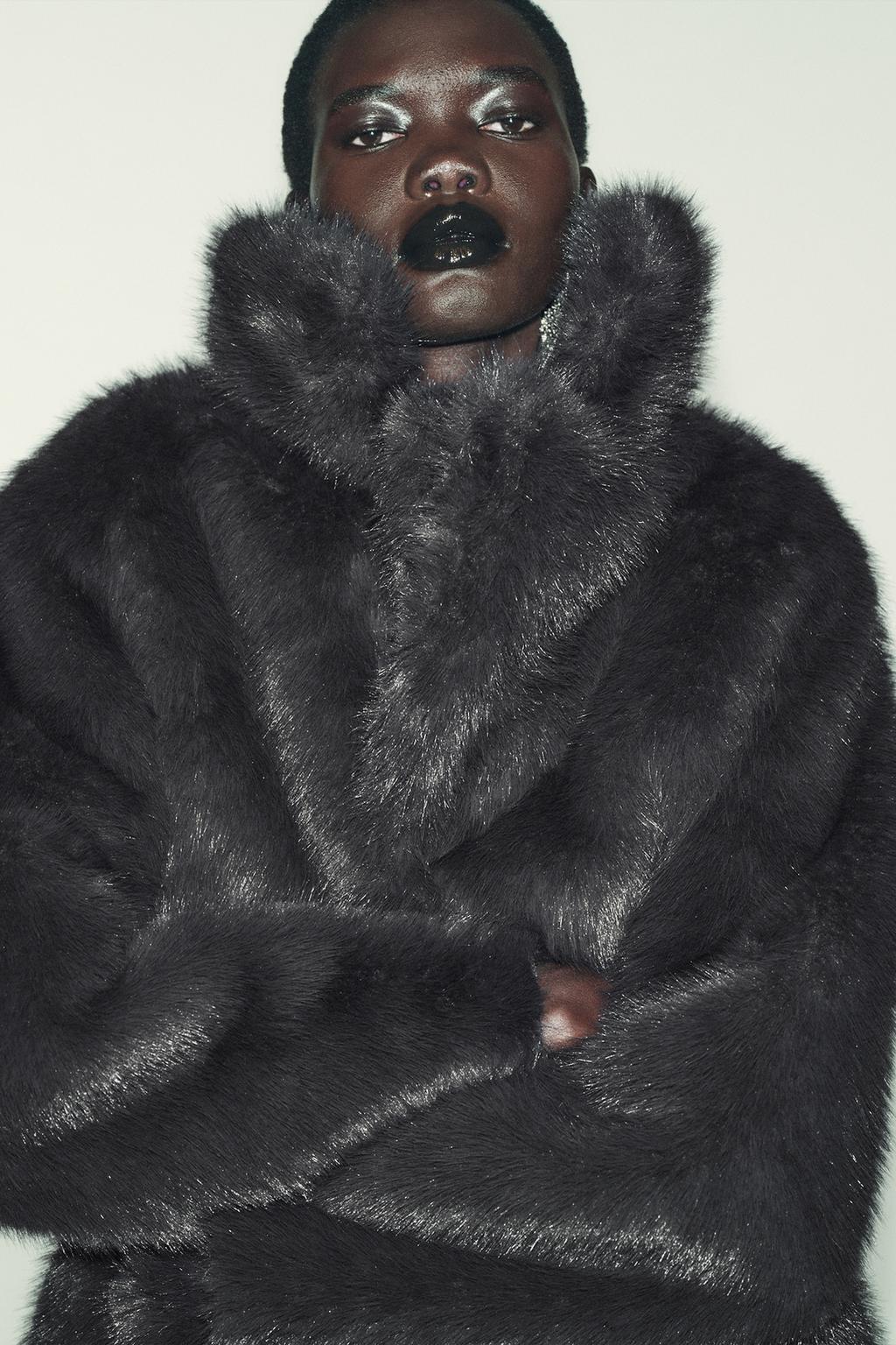 ДВУСТОРОННЕЕ КОРОТКОЕ ПАЛЬТО ИЗ ИСКУССТВЕННОГО МЕХА