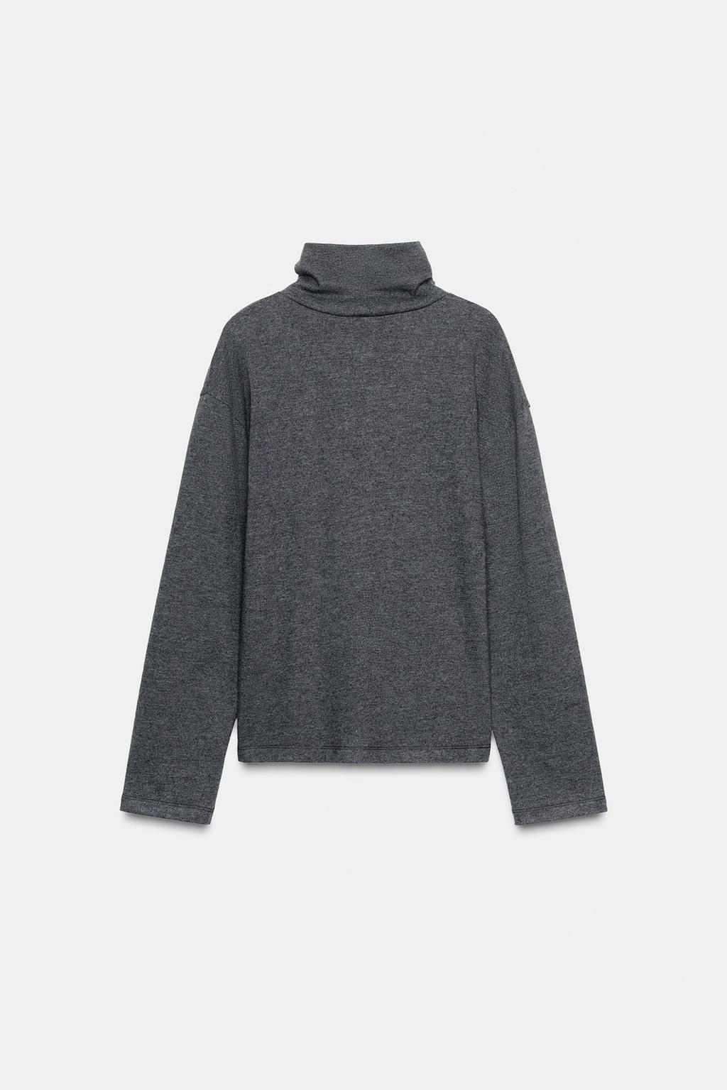 МЯГКИЙ ТОП С МЕТАЛЛИЧЕСКОЙ ДЕТАЛЬЮ