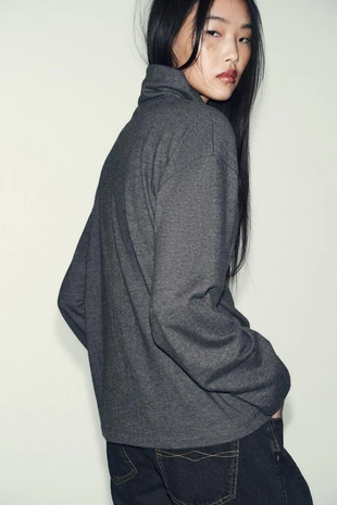 Мягкий топ с металлической деталью- Заказать в России