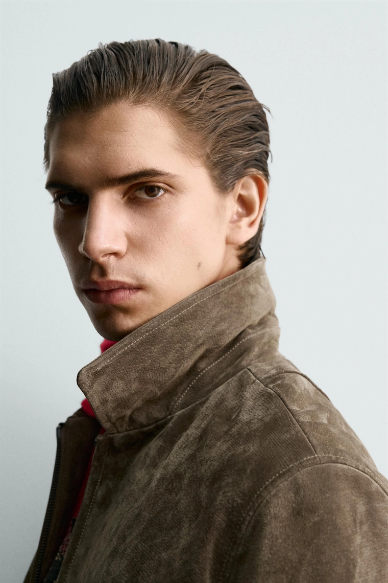 Укороченная куртка из замши