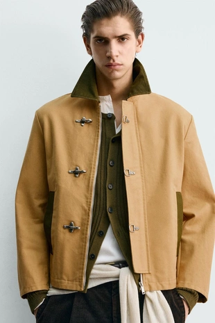 Куртка с контрастным воротником и аламарами- Заказать в России