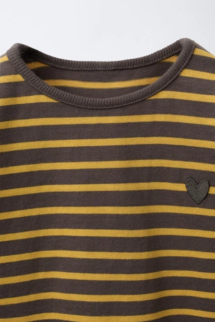 Футболка в полоску с вышитым сердцем