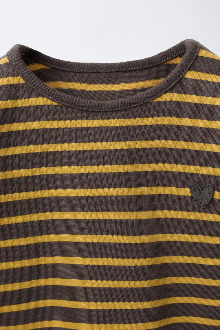 Футболка в полоску с вышивкой сердца