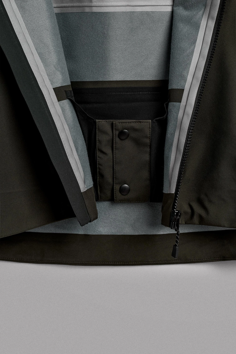 Техническая куртка для активного отдыха в ярко-зеленом цвете zara athleticz