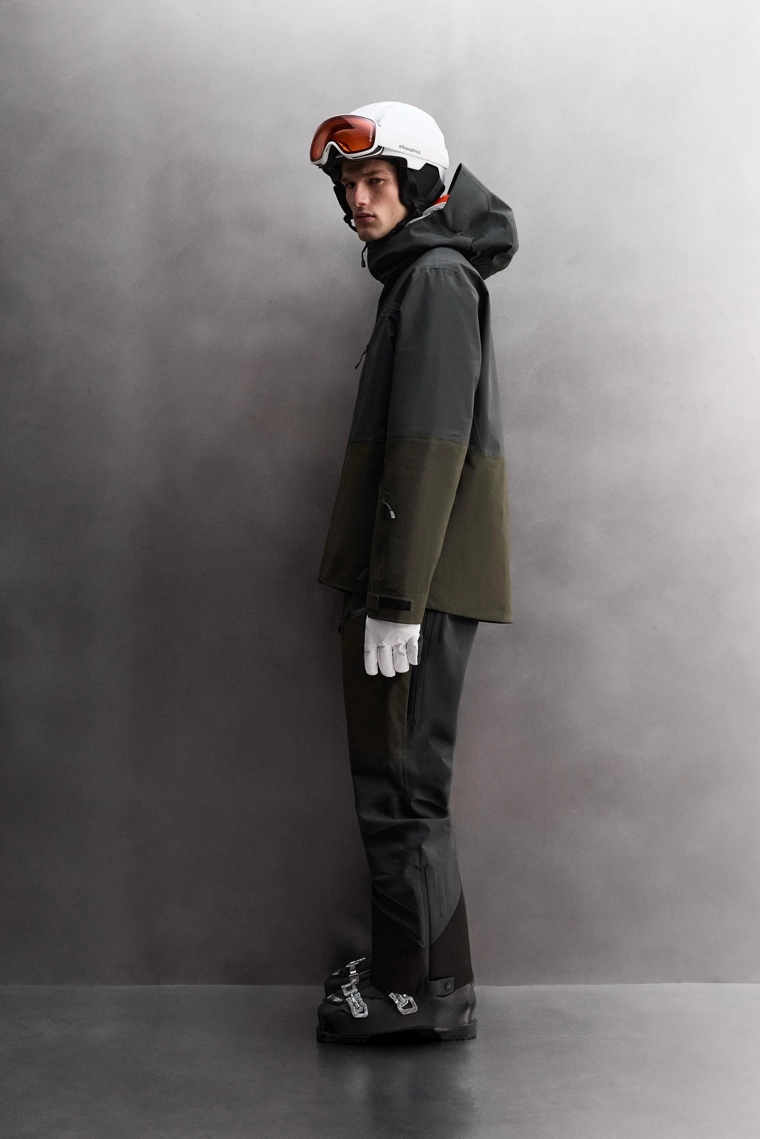 Техническая куртка для активного отдыха в ярко-зеленом цвете zara athleticz