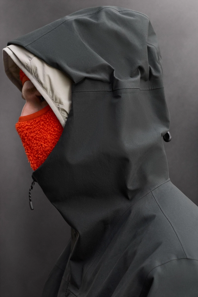 Техническая куртка для активного отдыха в ярко-зеленом цвете zara athleticz