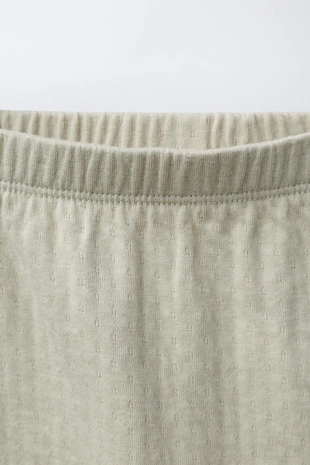 Комплект из футболки и легинсов с рельефным узором- Заказать в России