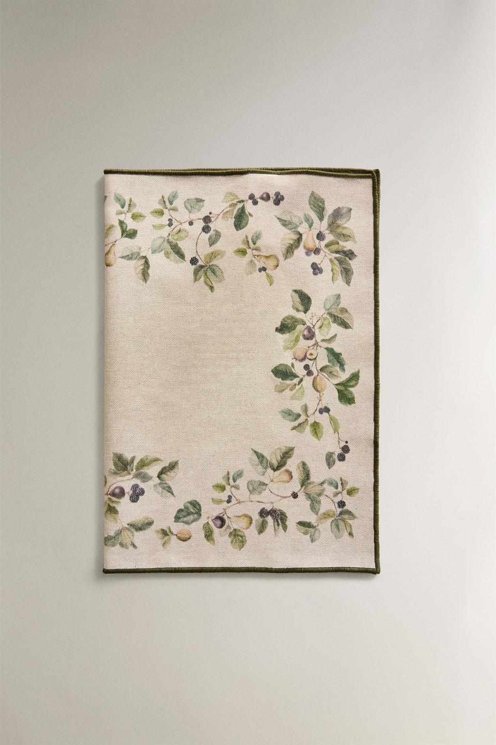 Плед с фруктовым принтом