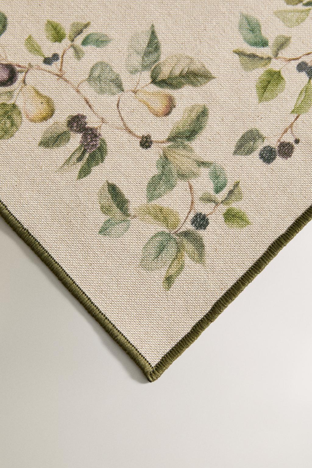 Плед с фруктовым принтом