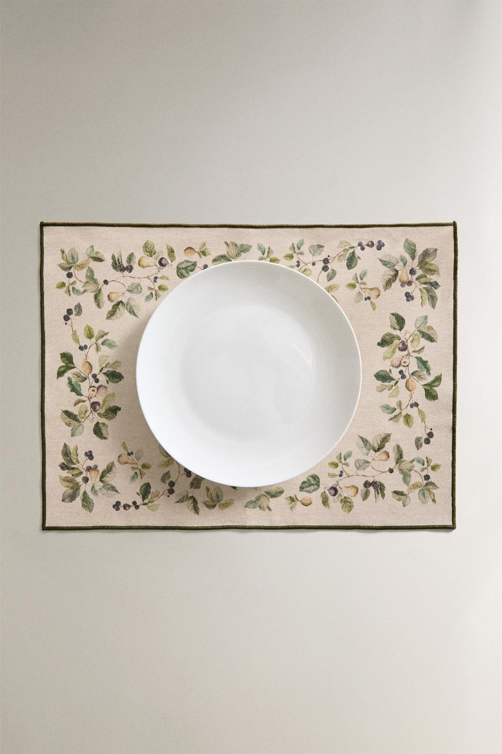 Плед с фруктовым принтом