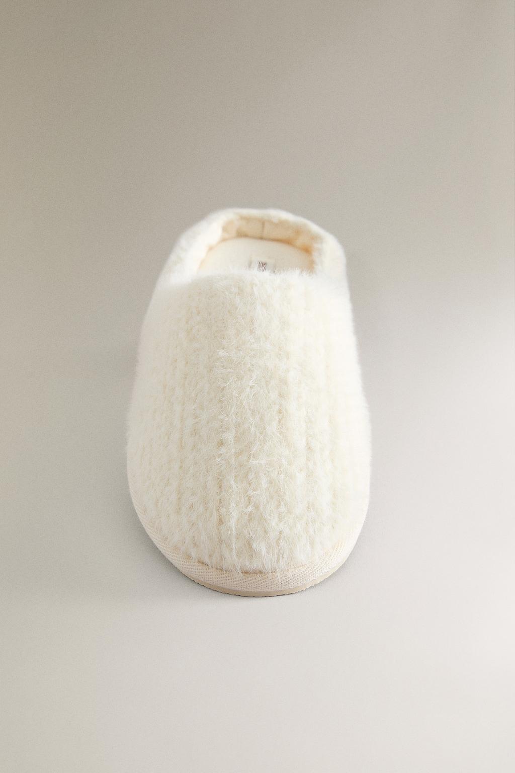 Тапочки из искусственного меха с оплетенным узором