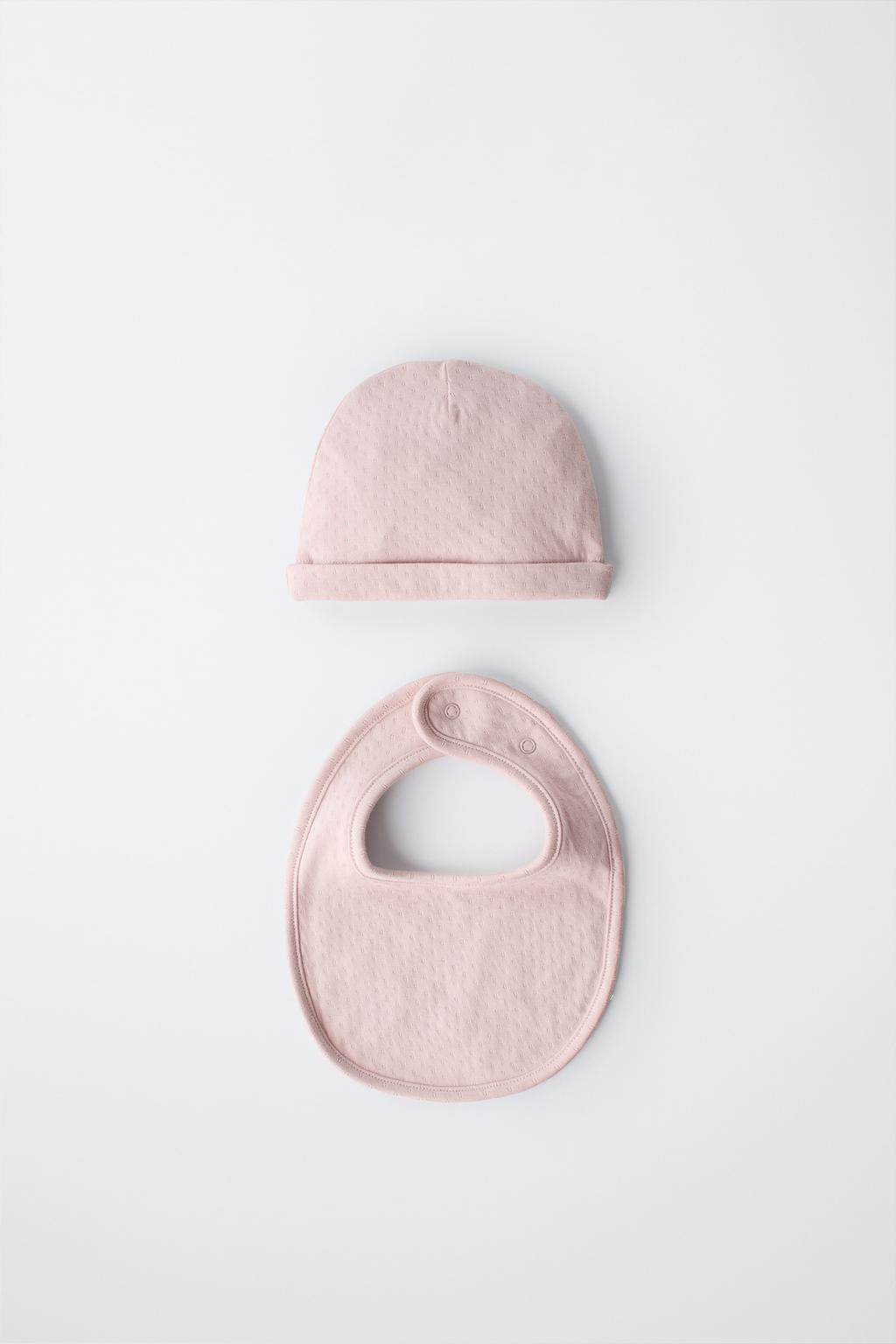 КОМПЛЕКТ ИЗ ШАПКИ И НАГРУДНИКА РЕЛЬЕФНОЙ ВЯЗКИ