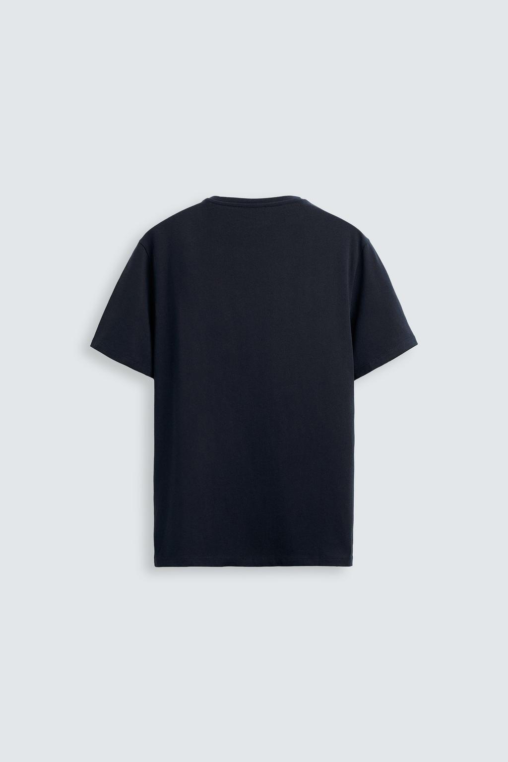 БАЗОВАЯ ФУТБОЛКА SLIM FIT