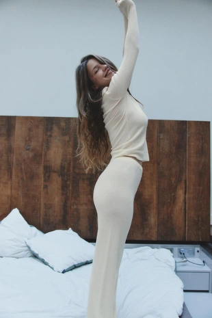 Трикотажные брюки с пуговицами- Заказать в России