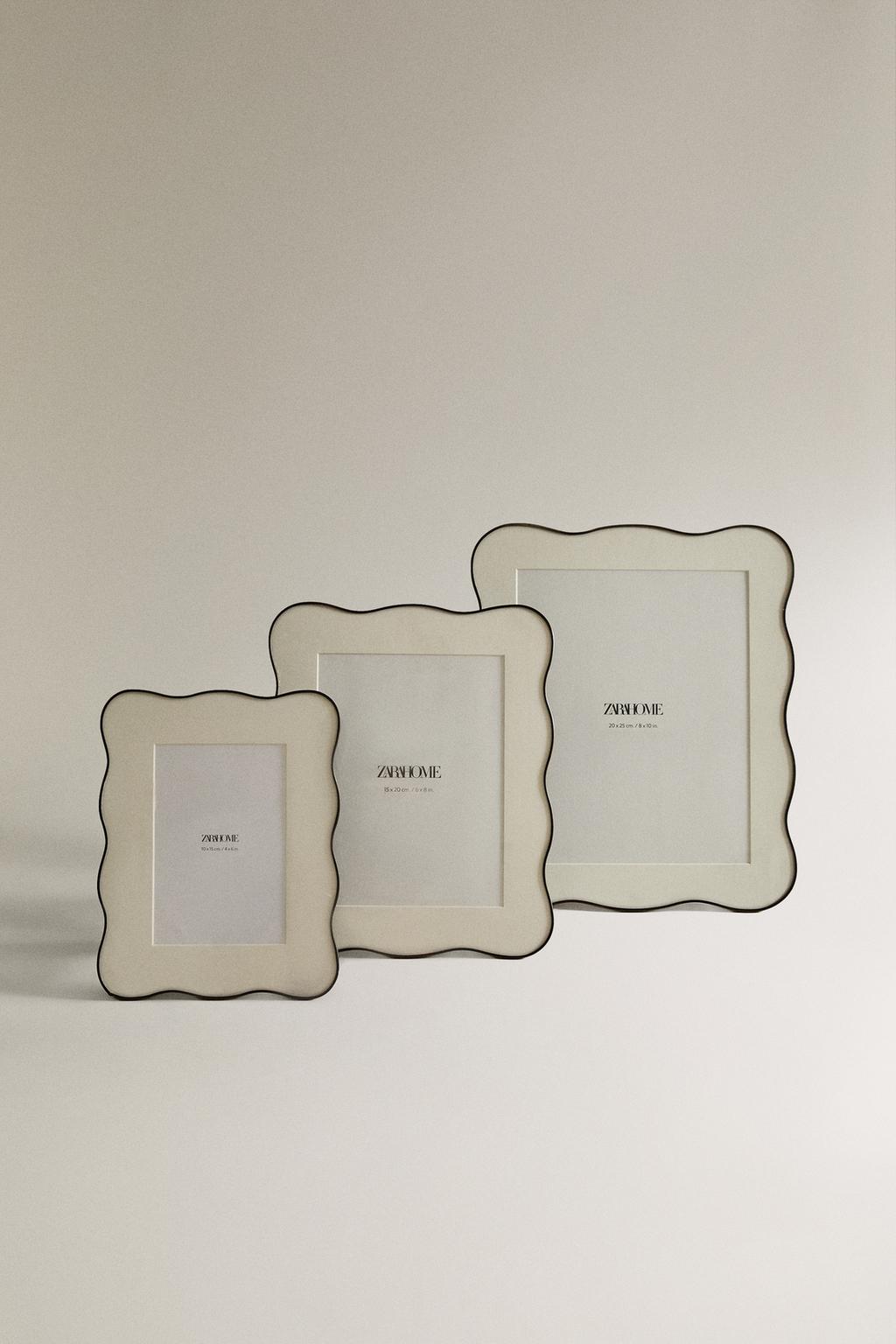 Фоторамка из металла с волнистым краем