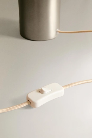 Металлическая настольная лампа- Заказать в России