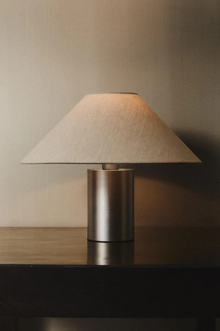 Металлическая настольная лампа- Заказать в России