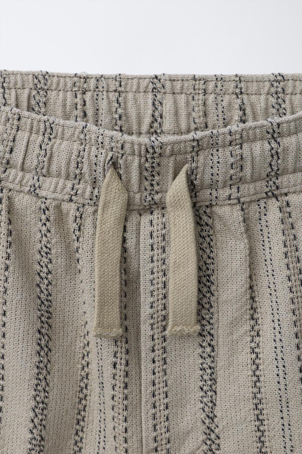 ШОРТЫ ИЗ РЕЛЬЕФНОЙ ТКАНИ В ПОЛОСКУ