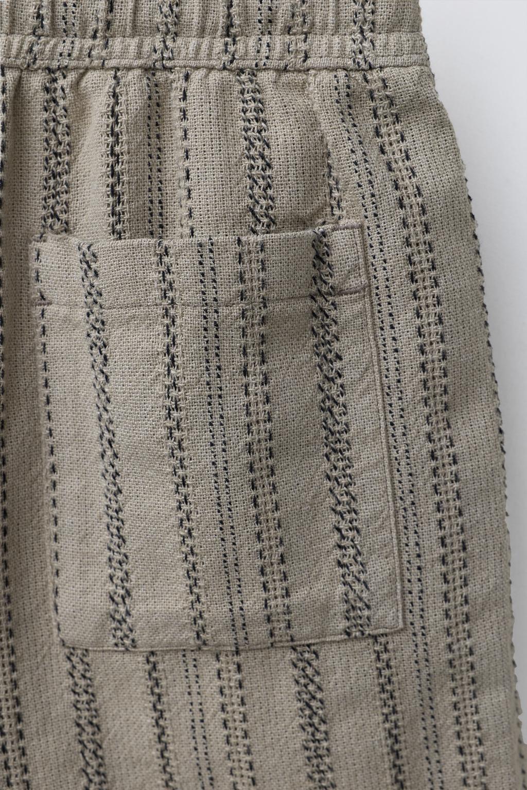 ШОРТЫ ИЗ РЕЛЬЕФНОЙ ТКАНИ В ПОЛОСКУ